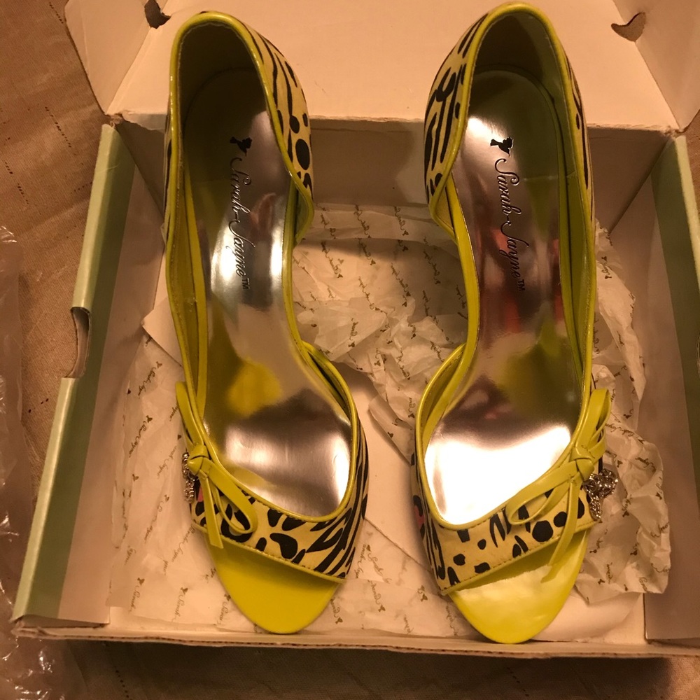 NWT. Sarah Jayne brand heels, size 8 - Picture 3 of 5